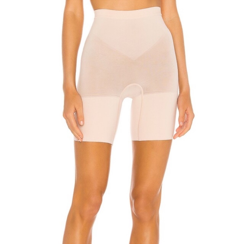SPANX EVERYDAY SHAPING SHORT SOFT NUDE S/P NWT